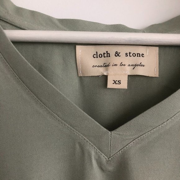Anthropologie | Cloth & Stone V Neck Tee in Moss (sage/olive/avocado green) - Picture 6 of 7